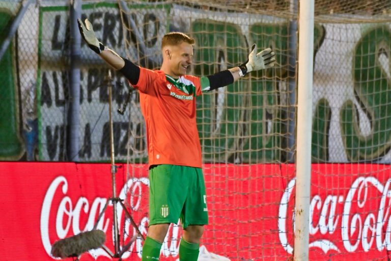 Banfield avanza a semifinales de la Copa Argentina tras emocionante definición por penales