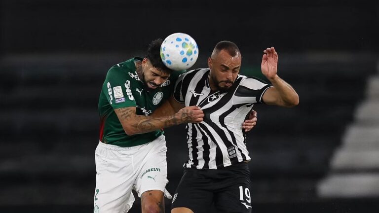 Escándalo en el Brasileirão: Barboza y Freitas enfrentan hostigamiento en sus debuts