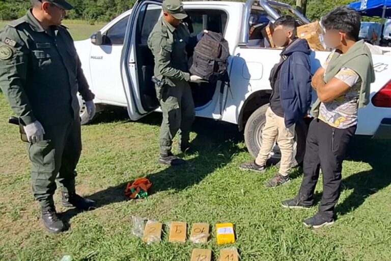 Escándalo en la Policía: Chats Revelan Plan de Robo de 10 Kilos de Cocaína