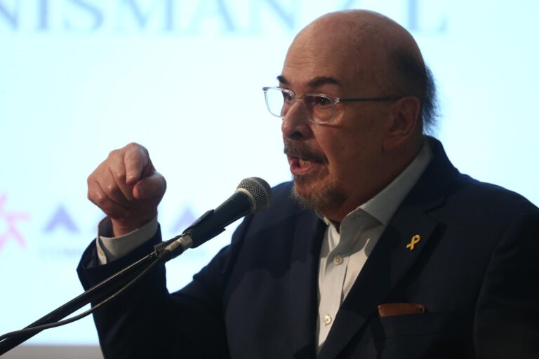 Joaquín Morales Solá Resalta la Importancia del Periodismo Frente a la Tecnología