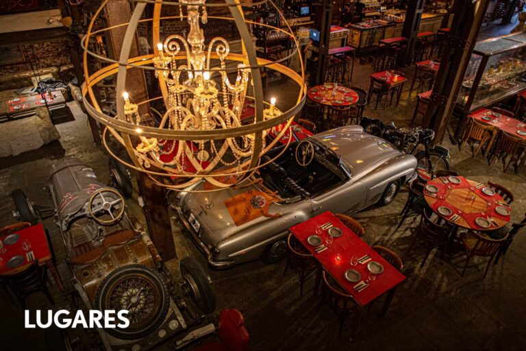 Descubre Nápoles: El Restaurante donde la Gastronomía se Encuentra con la Historia